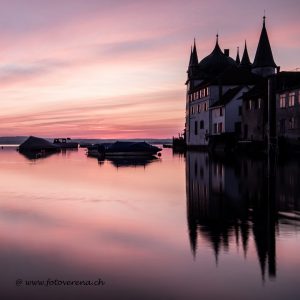 das Schloss in Steckborn am Bodensee am frühen Morgen
